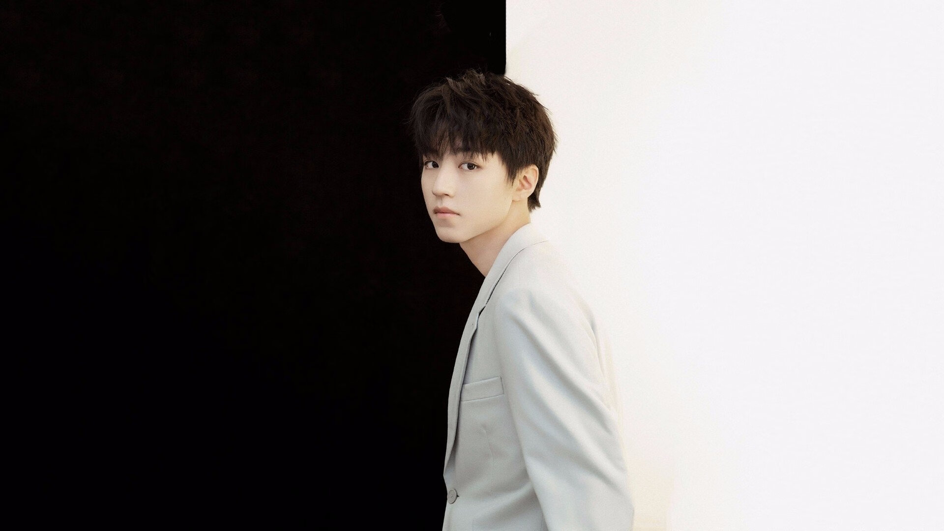 钢铁与草皮的共振，当F1引擎为非洲鼓点加冕