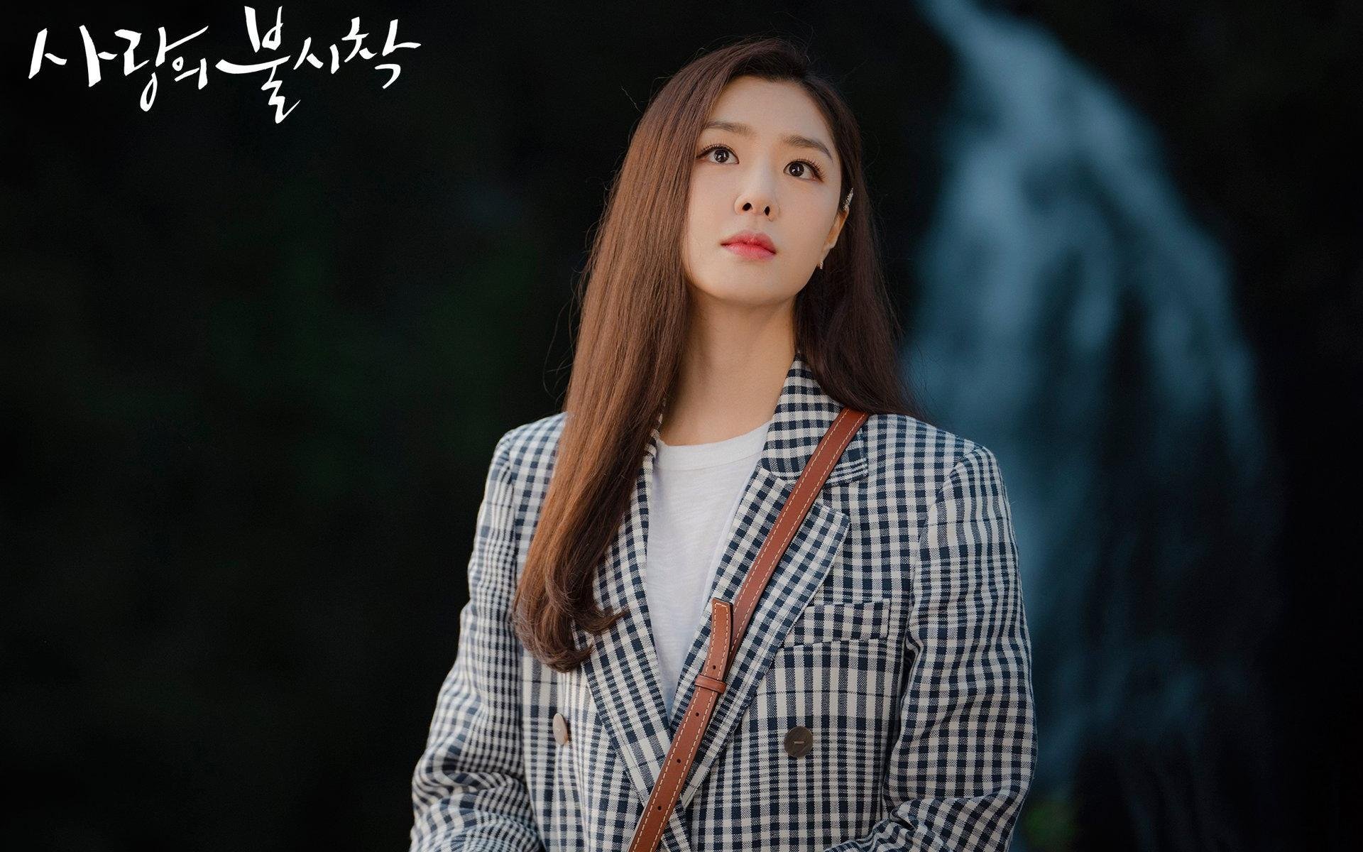 开云体育在线-西甲国家德比+欧冠溃败，巴萨十年之痛的双重缩影